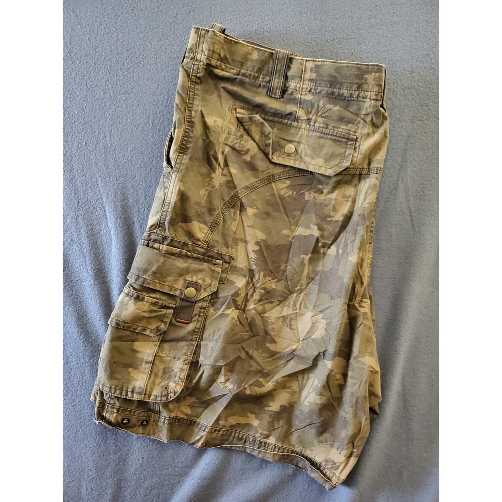 Eddie Bauer Mens Cargo Camo Shorts E.B.20 Waist 44 Button And Drawstring